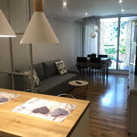 Alojamientos Castellana Jardin 1 Y 2 Parking Y Piscina Gratis!! Burgos Exterior photo