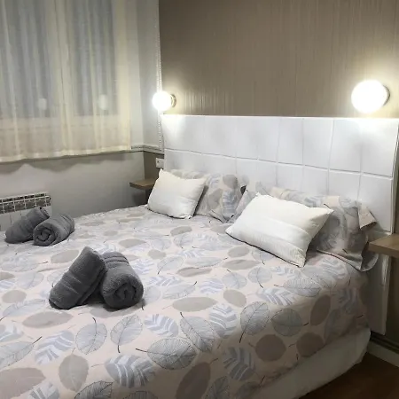 Alojamientos Castellana Jardin 1 Y 2 Parking Y Piscina Gratis!! Burgos Exterior photo